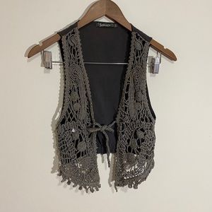 Adorable Lacy Vest XS